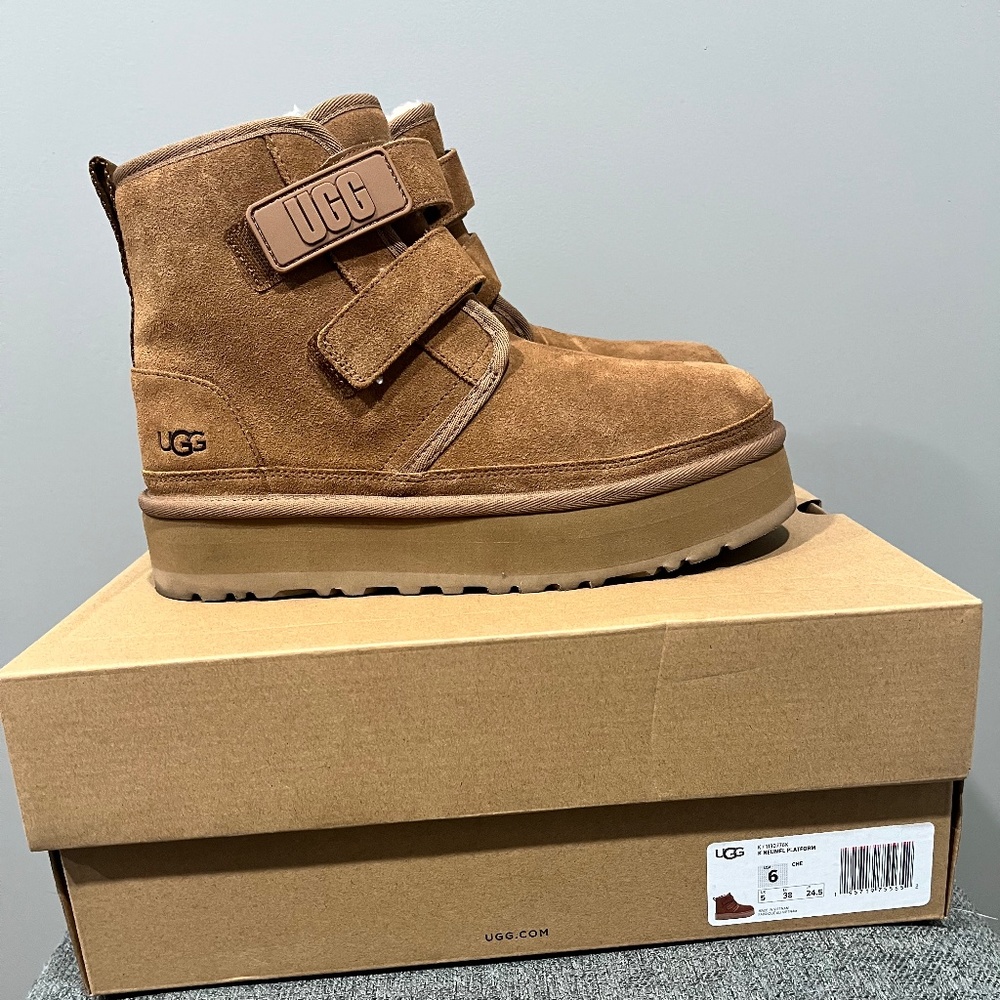 Ugg Neumel Platform (please look at sizing description)